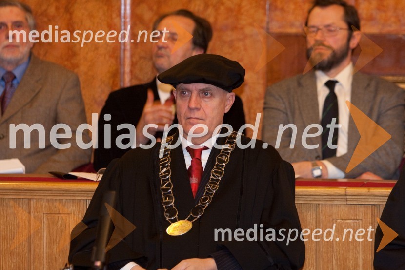 	prof. mag. Peter Gabrijelčič, dekan Fakultete za arhitekturoPromocija doktorjev znanosti na Univerzi v Ljubljani