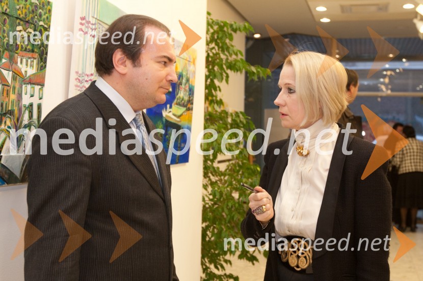 Mario Berdič, kritik in Katjuša Rojac, vodja galerije Loterije SlovenijaOdprtje razstave Nenada Marasovića