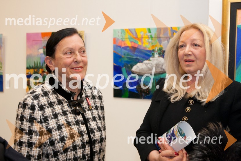 Dunja Bezjak, članica ženskega društva S.I.L.A in Mira PlanincOdprtje razstave Nenada Marasovića