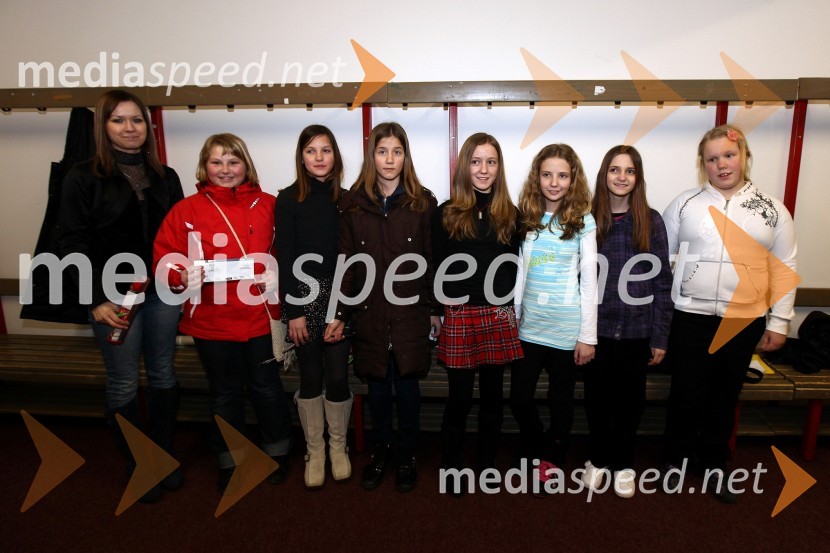 OboževalkeAnahi, koncert pevke nekdanje skupine Rebelde