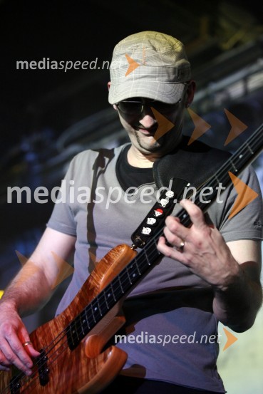 Krešimir Kaštelan, basist skupine Crvena jabukaCrvena jabuka, koncert ob 25. obletnici delovanja