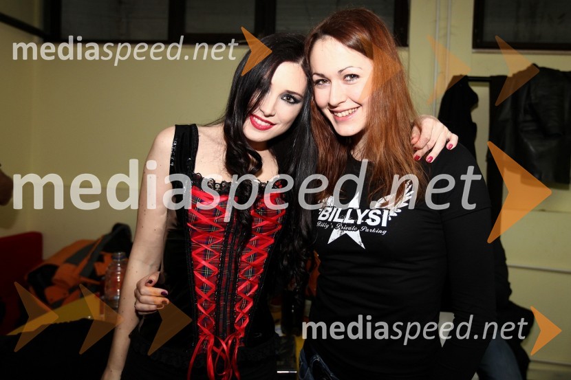 Urška Majdič, pevka skupine Billy's private parking in ...Bite me, koncert skupine Billy's private parking