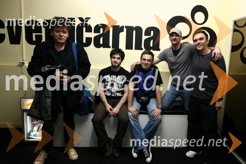 skupina Crvena jabukaCrvena jabuka, koncert ob 25. obletnici delovanja