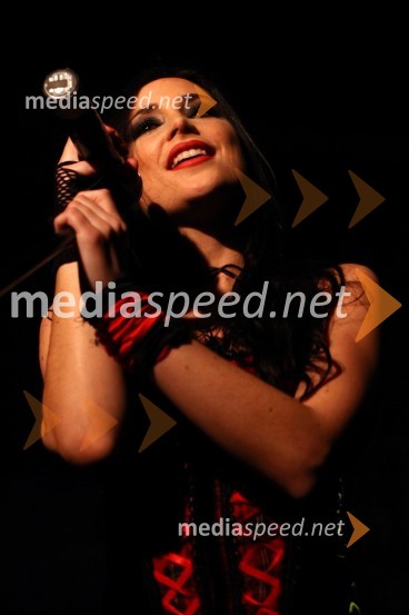 Urška Majdič, pevka skupine Billy's private parkingBite me, koncert skupine Billy's private parking