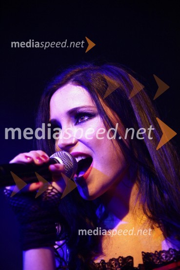 Urška Majdič, pevka skupine Billy's private parkingBite me, koncert skupine Billy's private parking