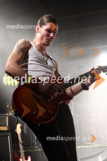 Matic Ajdič, kitarist skupine Billy's private parkingBite me, koncert skupine Billy's private parking