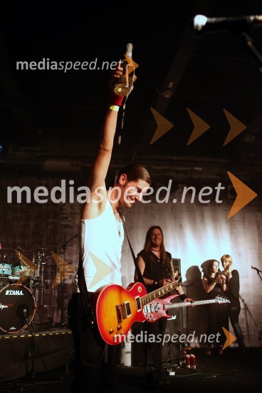 Matic Ajdič, kitarist skupine Billy's private parkingBite me, koncert skupine Billy's private parking