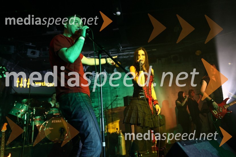 ..., Urška Majdič, pevka skupine Billy's private parking in Sergej Pobegajlo, kitarist skupine Billy's private parkingBite me, koncert skupine Billy's private parking