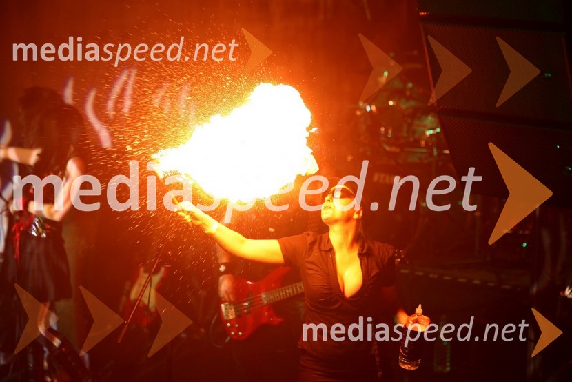 Bruhalka ognjaBite me, koncert skupine Billy's private parking