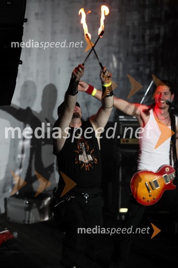 Bruhalec ognjaBite me, koncert skupine Billy's private parking