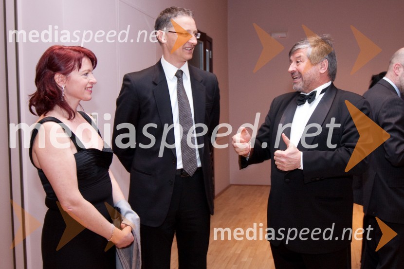 Igor Lukšič, minister za šolstvo in šport ter njegova soproga dr. Marta Macedoni Lukšič, pediatrinja in mag. Janko Arah, predsednik Klu­ba Koroš­cev v Ljub­ljani17. Koroški večer s plesom