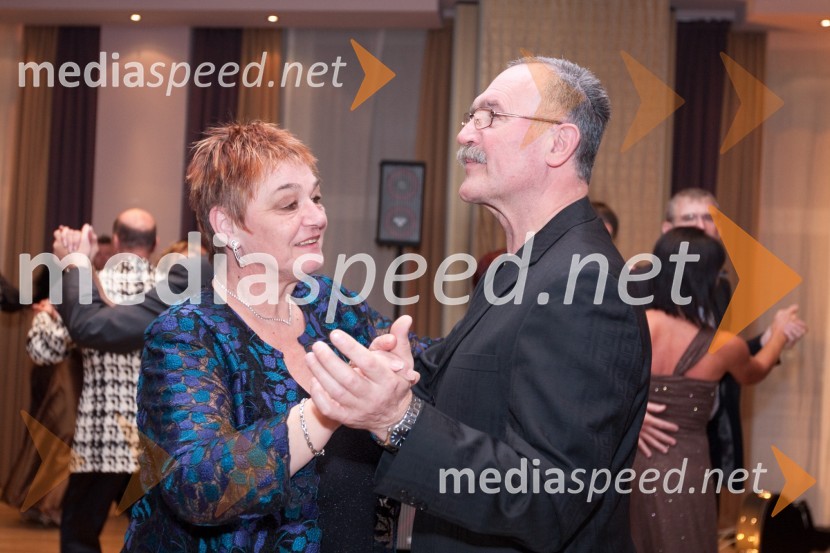 	Breda Mijovič, modna poznavalka in soprog Dragan17. Koroški večer s plesom