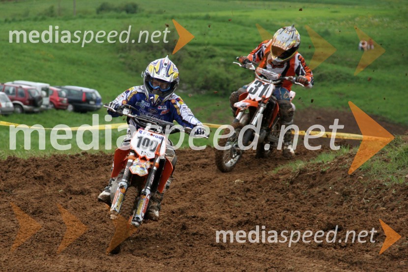 Nik Škorja (AMD Feroda) in Rok Majerič (MK Slovenj Gradec)MOTOKROS, 4. dirka za DP, Semič