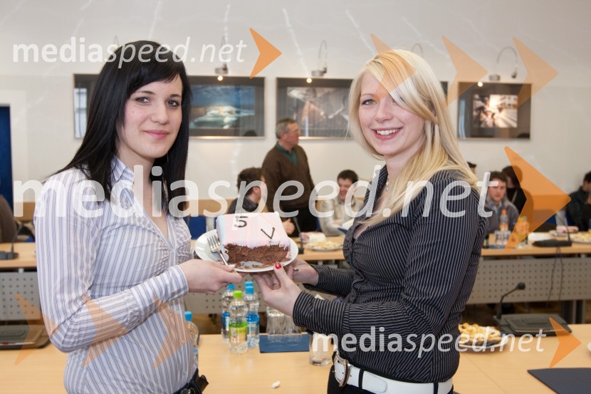 Anja Zaznal in Petra Zalokar, Iskrice16. Festival slovenska polka in valček, novinarska konferenca