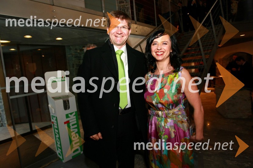 Dejan Turk, predsednik uprave Simobil d.d. in Jana Petkovšek, DnevnikZlata nit 2009, slavnostna razglasitev najboljših zaposlovalcev leta 2009