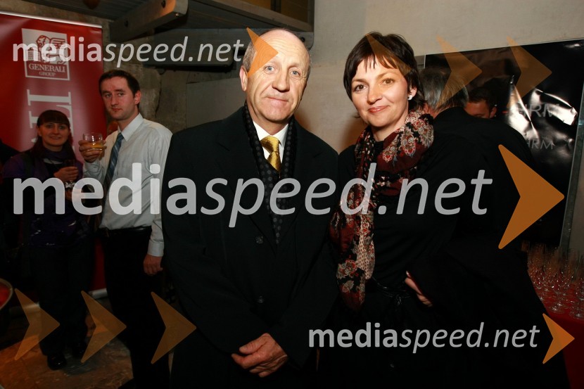 Mag. Branko Pavlin, predsednik uprave časopisne družbe Dnevnik in dr. Maja Makovec Brenčič, predavateljica na Ekonomski fakulteti v Ljubljani ter predsednica Društva za marketingZlata nit 2009, slavnostna razglasitev najboljših zaposlovalcev leta 2009