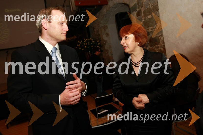 Matej Potokar, generalni direktor Microsoft Slovenija d.o.o. in Tatjana Fink, predsednica uprave Trimo Trebnje d.d.Zlata nit 2009, slavnostna razglasitev najboljših zaposlovalcev leta 2009