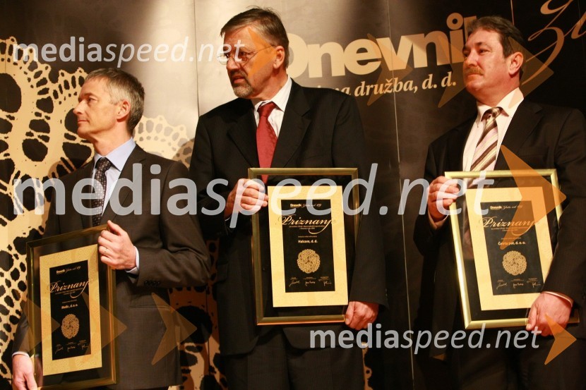 Predstavnik podjetja Medis d.o.o., Matjaž Čadež, predsednik uprave podjetja Halcom d.d. in Boris Šolar, direktor podjetja Četrta pot d.o.o.Zlata nit 2009, slavnostna razglasitev najboljših zaposlovalcev leta 2009