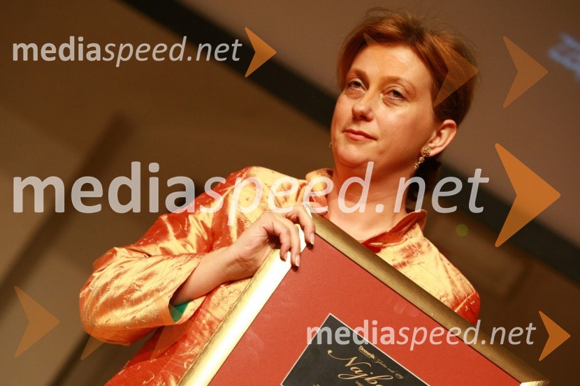 Jerneja Kamnikar, direktorica podjetja Vivo d.o.o., dobitniki priznanja Najboljši zaposlovalec v kategoriji malih podjetijZlata nit 2009, slavnostna razglasitev najboljših zaposlovalcev leta 2009