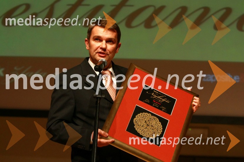 Klemen Štular, generalni direktor podjetja Nil d.o.o., dobitniki priznanja Najboljši zaposlovalec v kategoriji srednjih podjetijZlata nit 2009, slavnostna razglasitev najboljših zaposlovalcev leta 2009