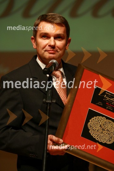 Klemen Štular, generalni direktor podjetja Nil d.o.o., dobitniki priznanja Najboljši zaposlovalec v kategoriji srednjih podjetijZlata nit 2009, slavnostna razglasitev najboljših zaposlovalcev leta 2009