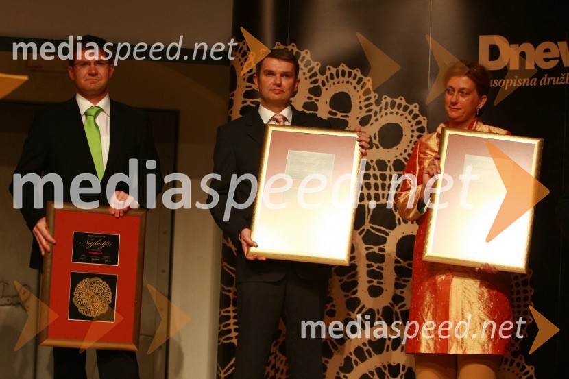 Dejan Turk, predsednik uprave Simobil d.d., dobitniki priznanja Najboljši zaposlovalec v kategoriji velikih podjetij, Klemen Štular, generalni direktor podjetja Nil d.o.o. in Jerneja Kamnikar, direktorica podjetja Vivo d.o.o., dobitniki priznanja Najboljši zaposlovalec v kategoriji malih podjetijZlata nit 2009, slavnostna razglasitev najboljših zaposlovalcev leta 2009