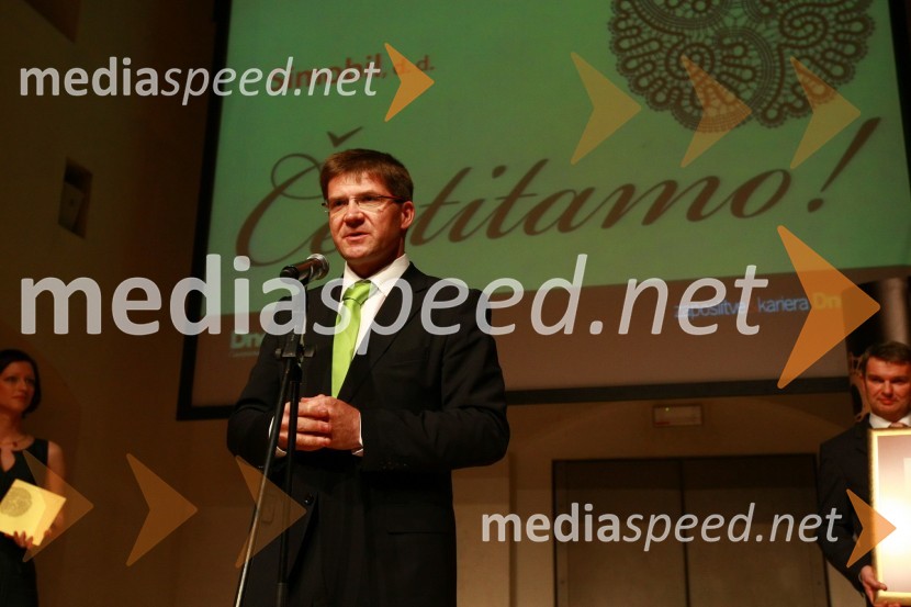 Dejan Turk, predsednik uprave Simobil d.d., dobitniki priznanja Najboljši zaposlovalec v kategoriji velikih podjetijZlata nit 2009, slavnostna razglasitev najboljših zaposlovalcev leta 2009