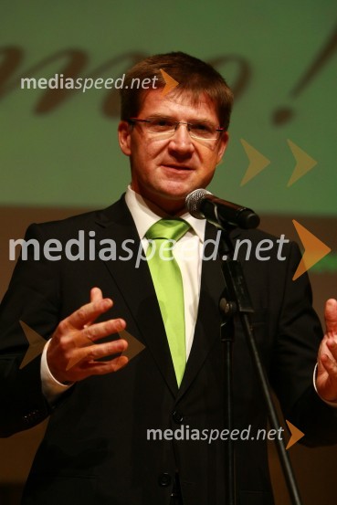 Dejan Turk, predsednik uprave Simobil d.d., dobitniki priznanja Najboljši zaposlovalec v kategoriji velikih podjetijZlata nit 2009, slavnostna razglasitev najboljših zaposlovalcev leta 2009