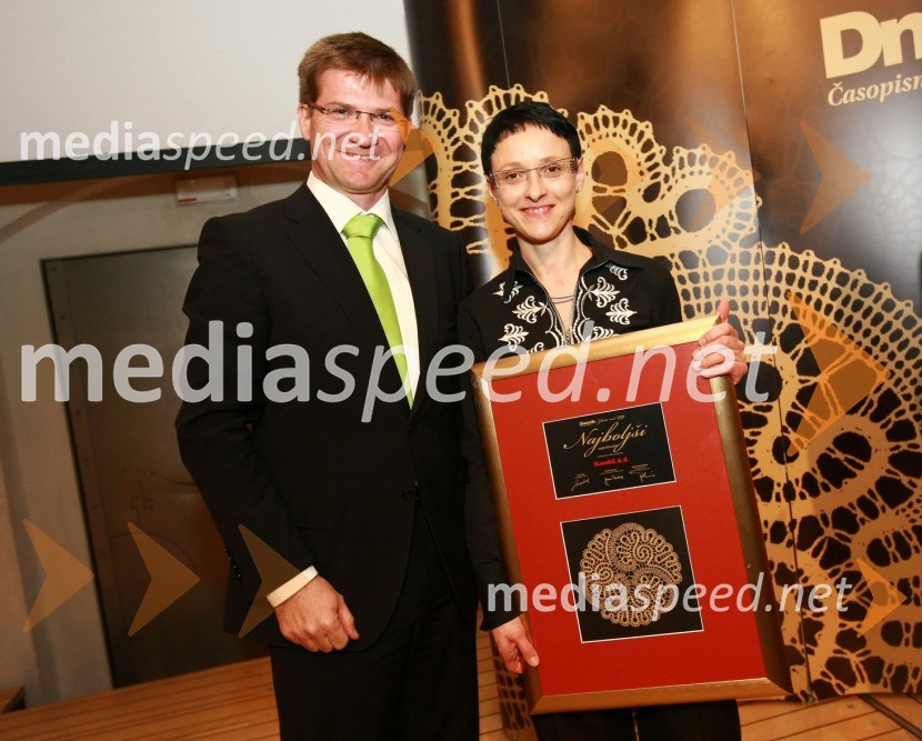 Dejan Turk, predsednik uprave Simobil d.d. in Tamara Valenčič, vodja službe za korporativno komuniciranje SimobilZlata nit 2009, slavnostna razglasitev najboljših zaposlovalcev leta 2009