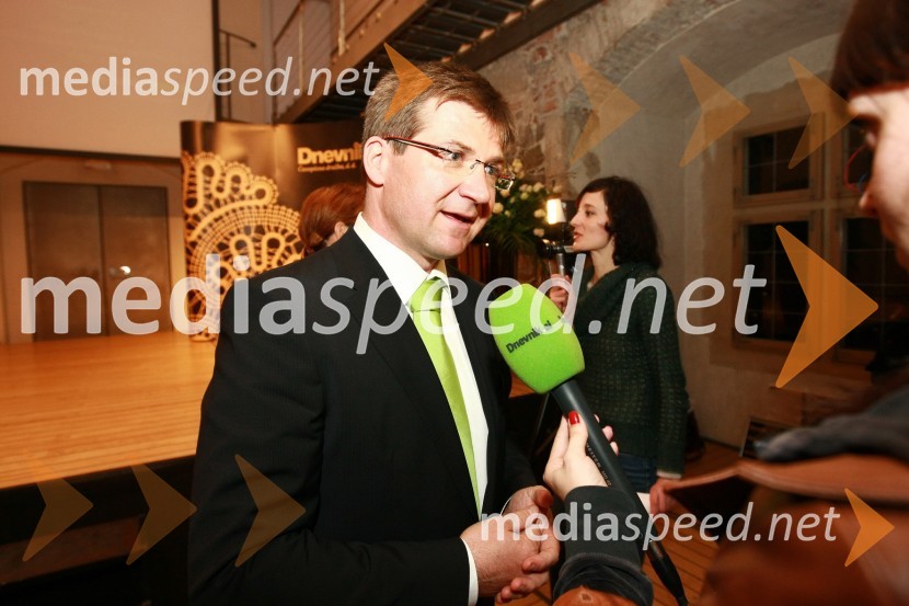 Dejan Turk, predsednik uprave Simobil d.d., dobitniki priznanja Najboljši zaposlovalec v kategoriji velikih podjetijZlata nit 2009, slavnostna razglasitev najboljših zaposlovalcev leta 2009