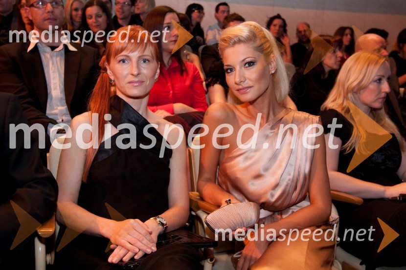 Mihaela Kolarič, lastnica agencije Michela in Lucija Gubenšek, TV voditeljica in manekenkaViktorji 2009, prireditev - dogajanje v dvorani