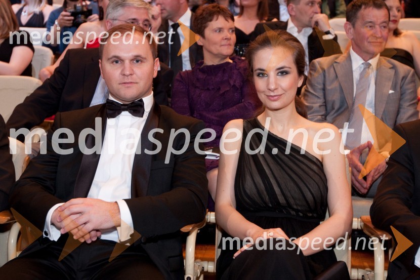 Matej Raščan, direktor in lastnik podjetja Rašica Point d.o.o. ter podjetja Delo revije, d.d. in Marija Pandrc, izvršna direktorica podjetja RašicaViktorji 2009, prireditev - dogajanje v dvorani