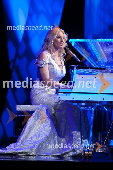 Lucienne Lonchina, pevkaViktorji 2009, prireditev - dogajanje v dvorani