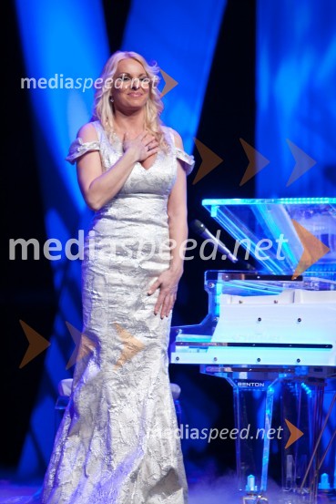 Lucienne Lonchina, pevkaViktorji 2009, prireditev - dogajanje v dvorani