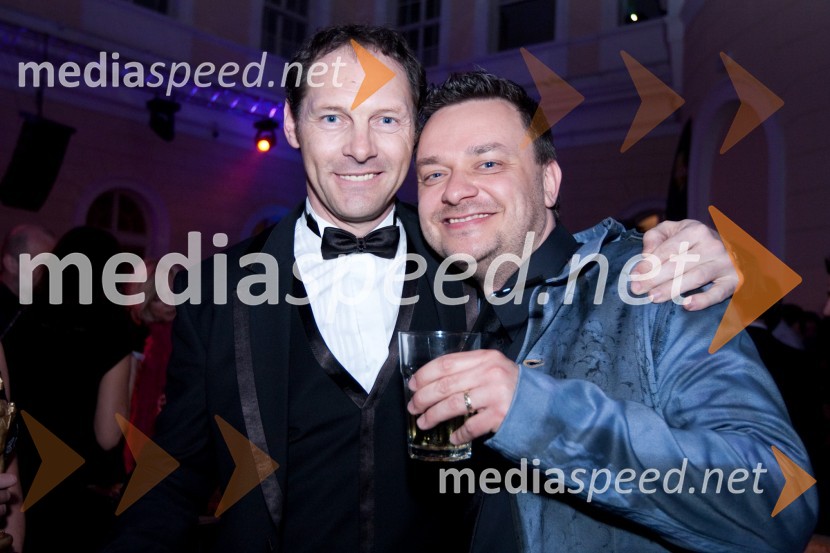 Jože Potrebuješ, član skupine Čuki in producent oddaje Na zdravje ter Sašo Papp, voditelj na Radiu CenterViktorji 2009, zaključna zabava
