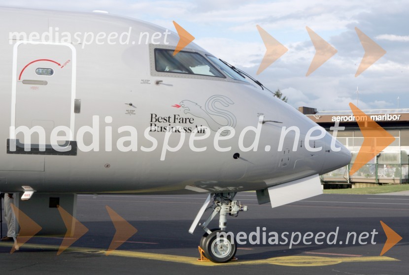 Letalo Bombardier Canadair Regional Jet 700 (CRJ 700)Novo letalo družbe Styrian Spirit