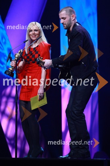 Katarina Čas, TV voditeljica in Hamo, pevecViktorji 2009, prireditev - dogajanje v dvorani