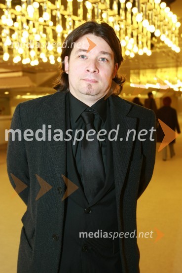 Martin Senica, urednik revije StopViktorji 2009, rdeča preproga in dogajanje pred dvorano
