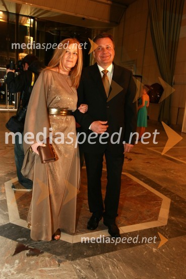 Zoran Jankovič, župan Mestne občine Ljubljana in soproga MijaViktorji 2009, rdeča preproga in dogajanje pred dvorano