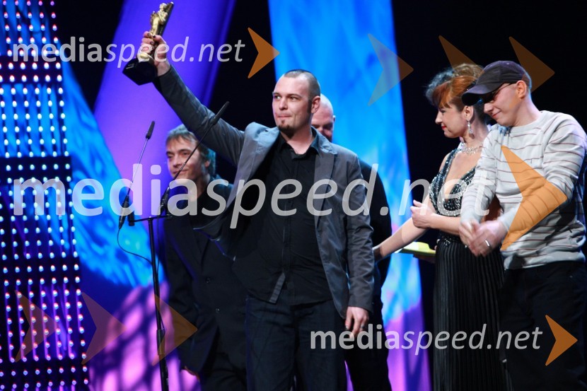 Tomi Meglič, pevec skupine SiddhartaViktorji 2009, prireditev - dogajanje v dvorani