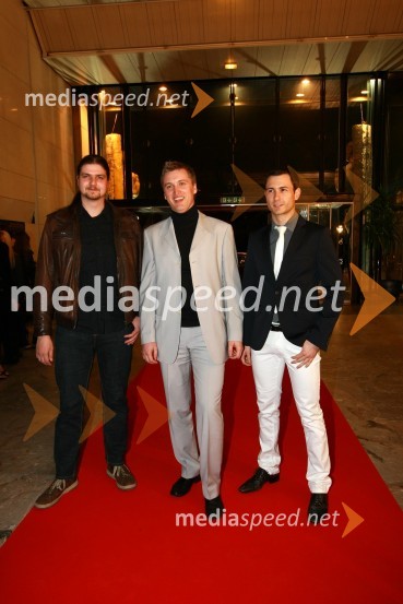 Miha Potočnik, producent Radia 1, Denis Avdič, voditelj na Radiu 1 in Gregor Bolčina, voditelj na Radiu 1Viktorji 2009, rdeča preproga in dogajanje pred dvorano