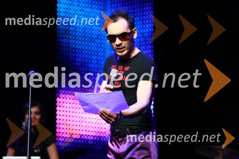 Tadej Toš, voditelj prireditveViktorji 2009, prireditev - dogajanje v dvorani