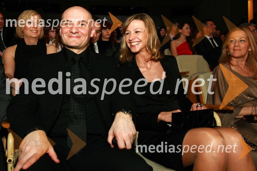 Branko Čakarmiš, programski direktor Pro Plus in Darja Zajc, direktorica marketinga Pro PlusViktorji 2009, prireditev - dogajanje v dvorani