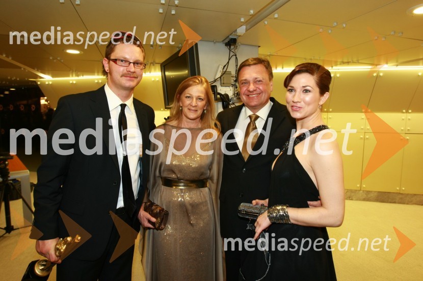 Jurij Zrnec, TV voditelj, Mija Jankovič in Zoran Jankovič, župan Mestne občine Ljubljana ter Sabina Kogovšek, igralkaViktorji 2009, zaključna zabava