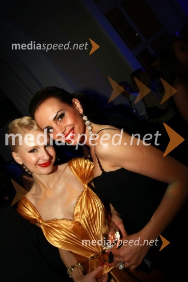 Maja Ferme, modna oblikovalka in Mirela Korač, miss Universe 2009Viktorji 2009, zaključna zabava
