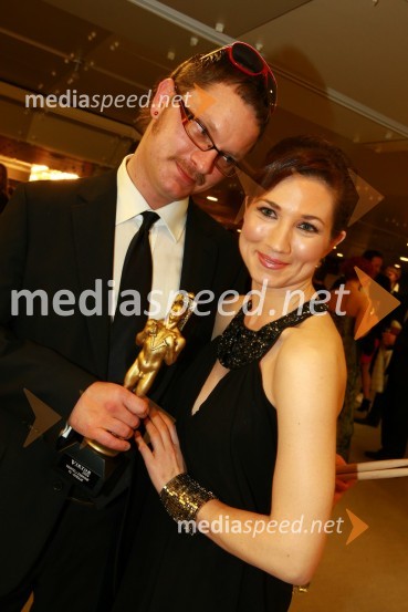 Jurij Zrnec, TV voditelj in njegova soproga Sabina Kogovšek, igralkaViktorji 2009, zaključna zabava