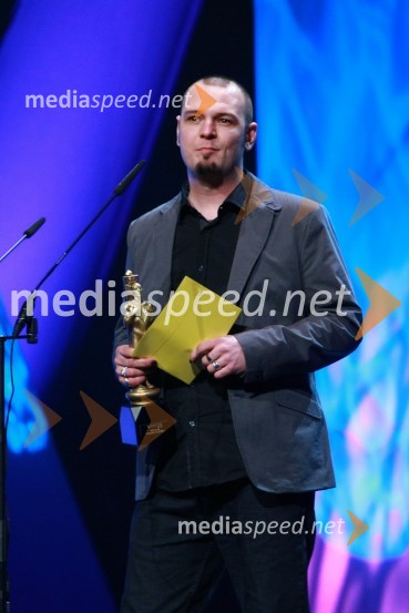 Tomi Meglič, pevec skupine SiddhartaViktorji 2009, prireditev - dogajanje v dvorani