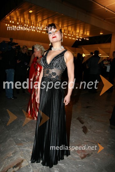 Violeta Tomič, igralka
Viktorji 2009, rdeča preproga in dogajanje pred dvorano