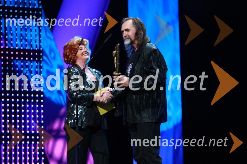 Bernarda Jeklin, nekdanja urednica revije Jana in Dragan Bulič, glasbeni urednik Vala 202 in dobitnik Viktorja za življenjsko deloViktorji 2009, prireditev - dogajanje v dvorani