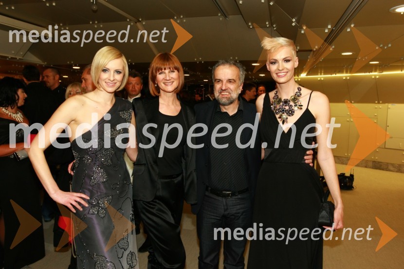 Anja Križnik Tomažin, tv voditeljica, Maja Štamol Droljc, modna oblikovalka in njen soprog Stane Droljc, podjetnik ter Tjaša Kokalj, Miss Universe Slovenije 2007Viktorji 2009, zaključna zabava